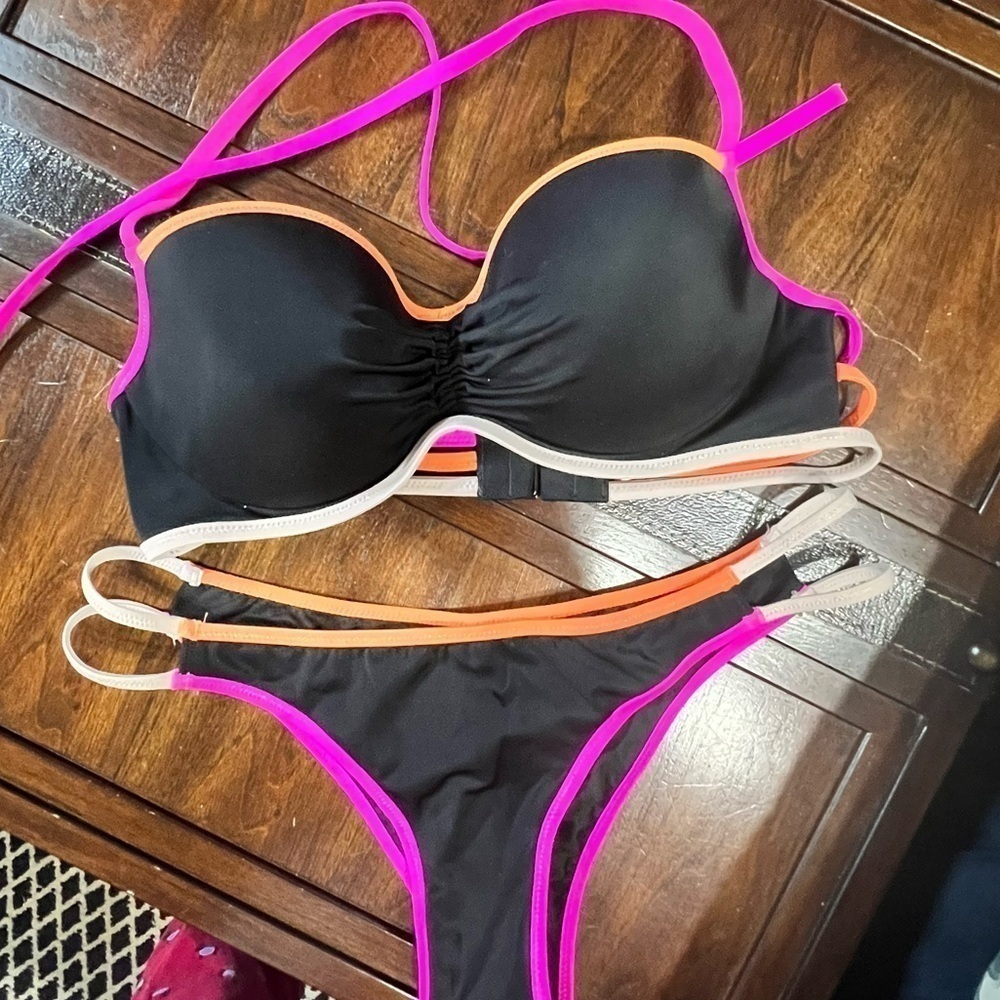 Victoria's Secret Colorblock Bikini 36C Medium